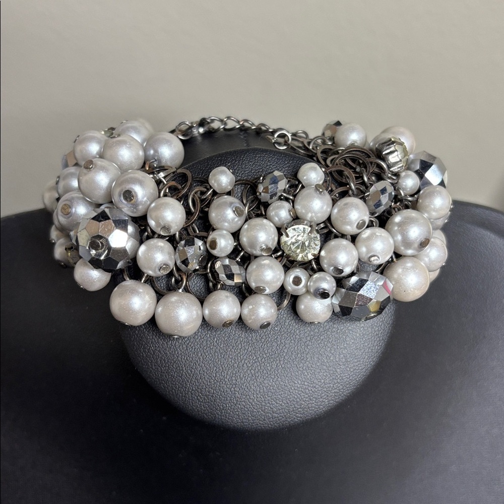 Vera Wang Statement Elegant Pearl and Bead Bracelet